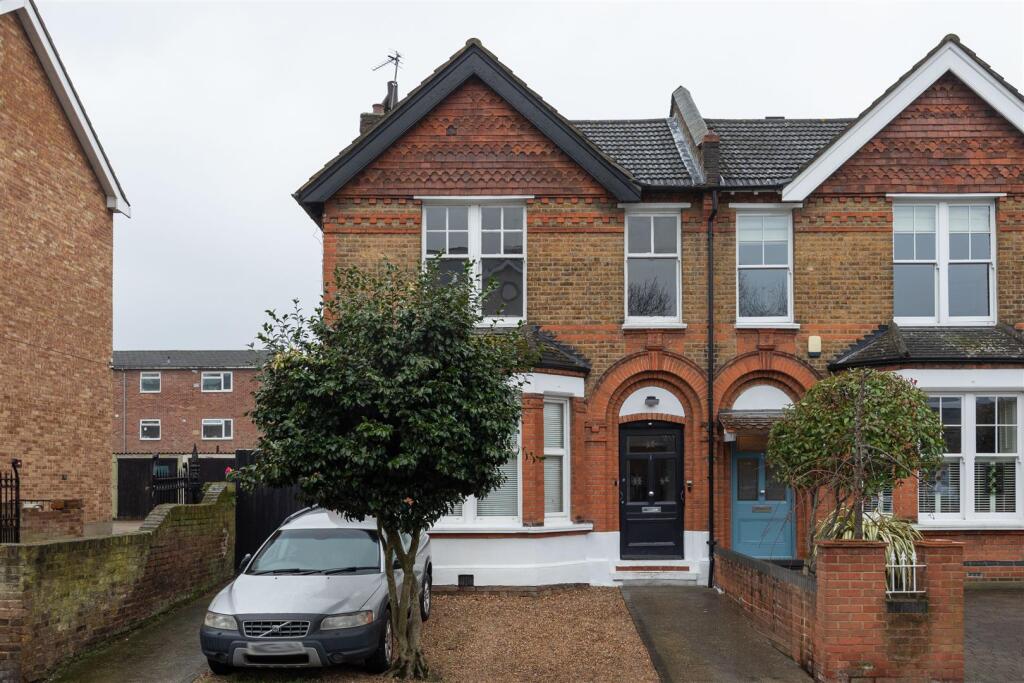 Spratt Hall Road E11