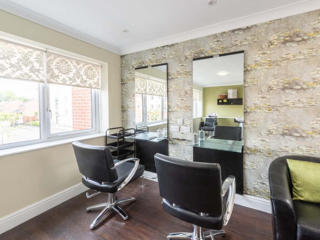 Eastbank Court/Lodge