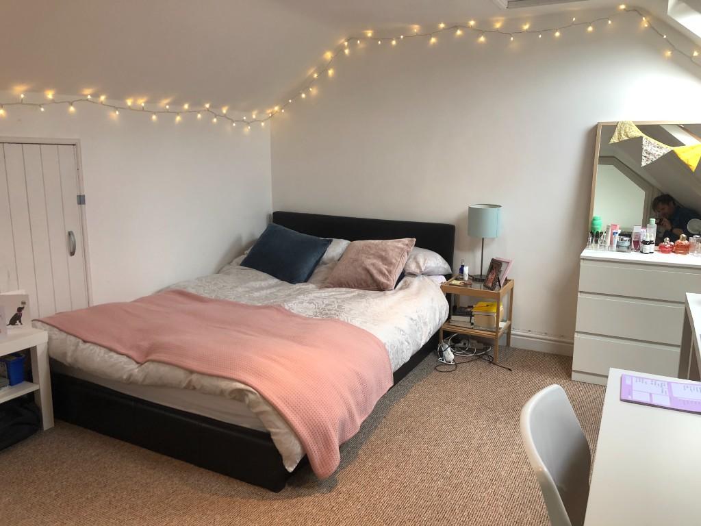 Bedroom 5 (1)