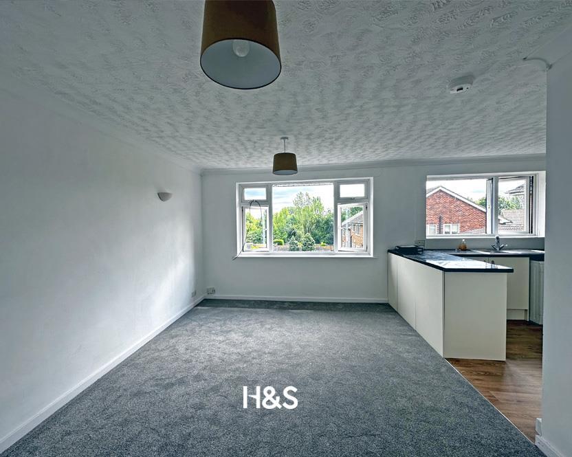 3 mapledean road lounge.jpg