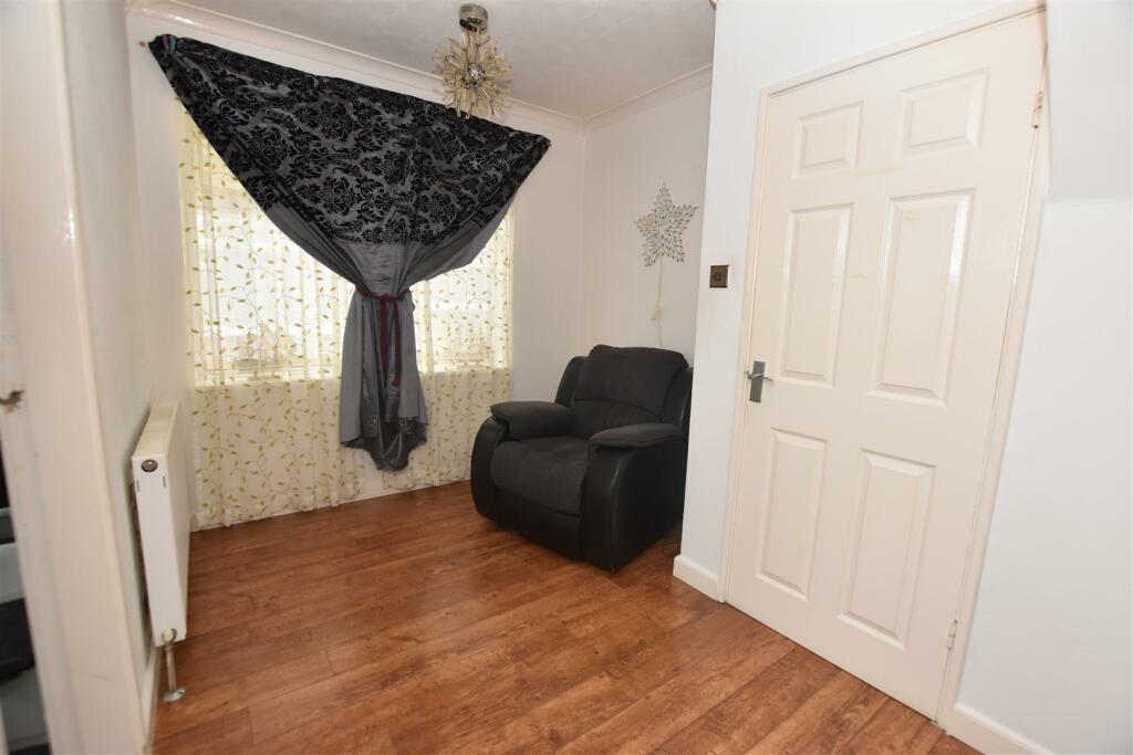 Dining Area.JPG