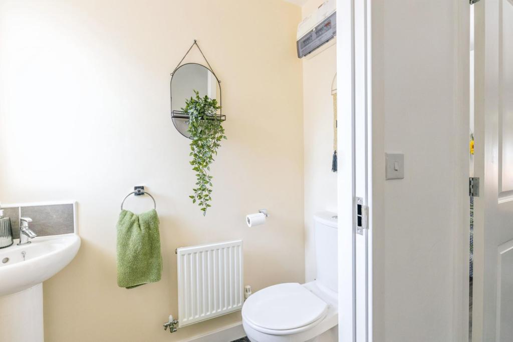 Downstairs Cloakroom