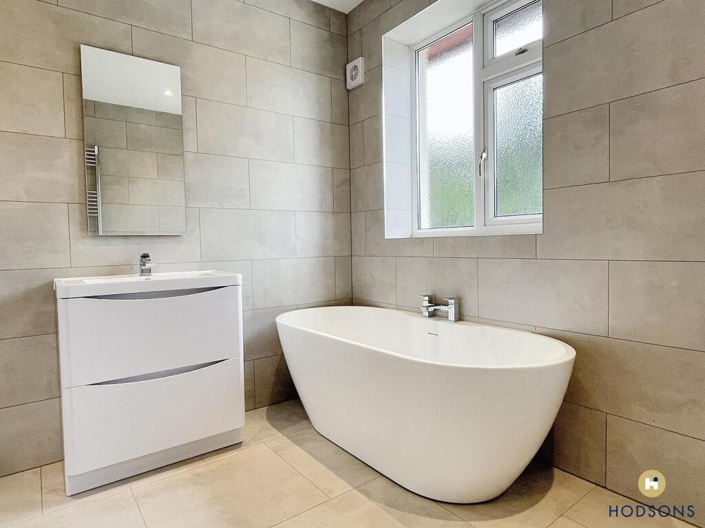 Main Bathroom