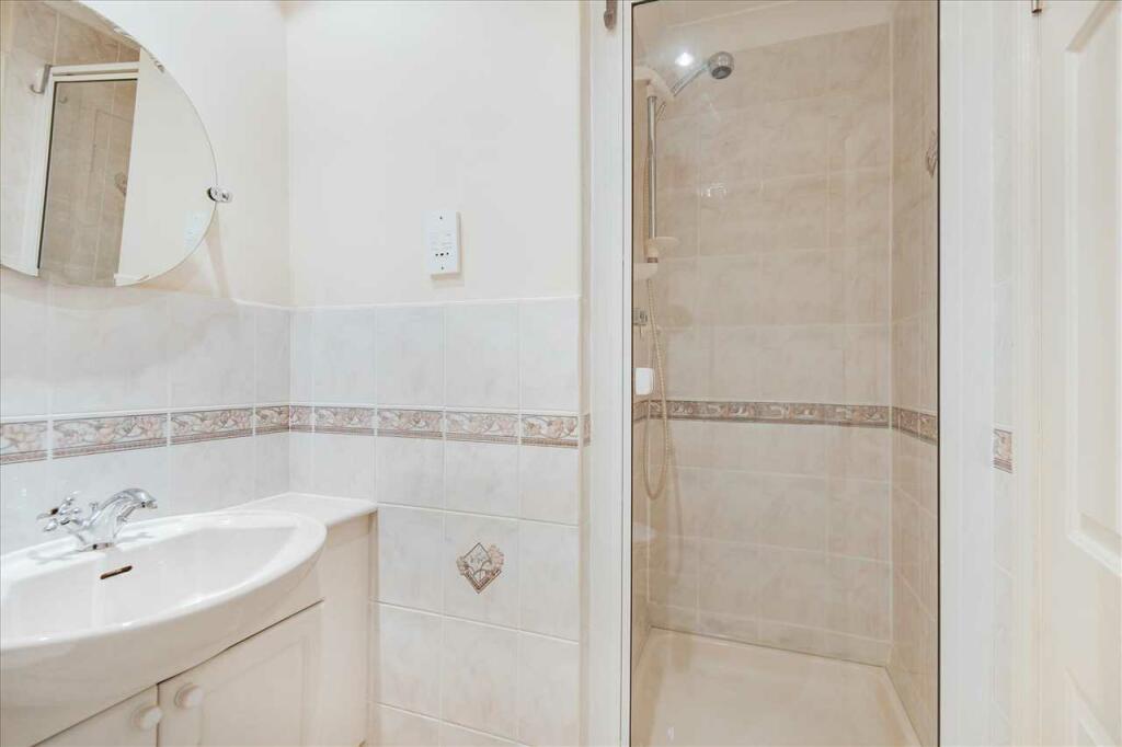 En-Suite (2)