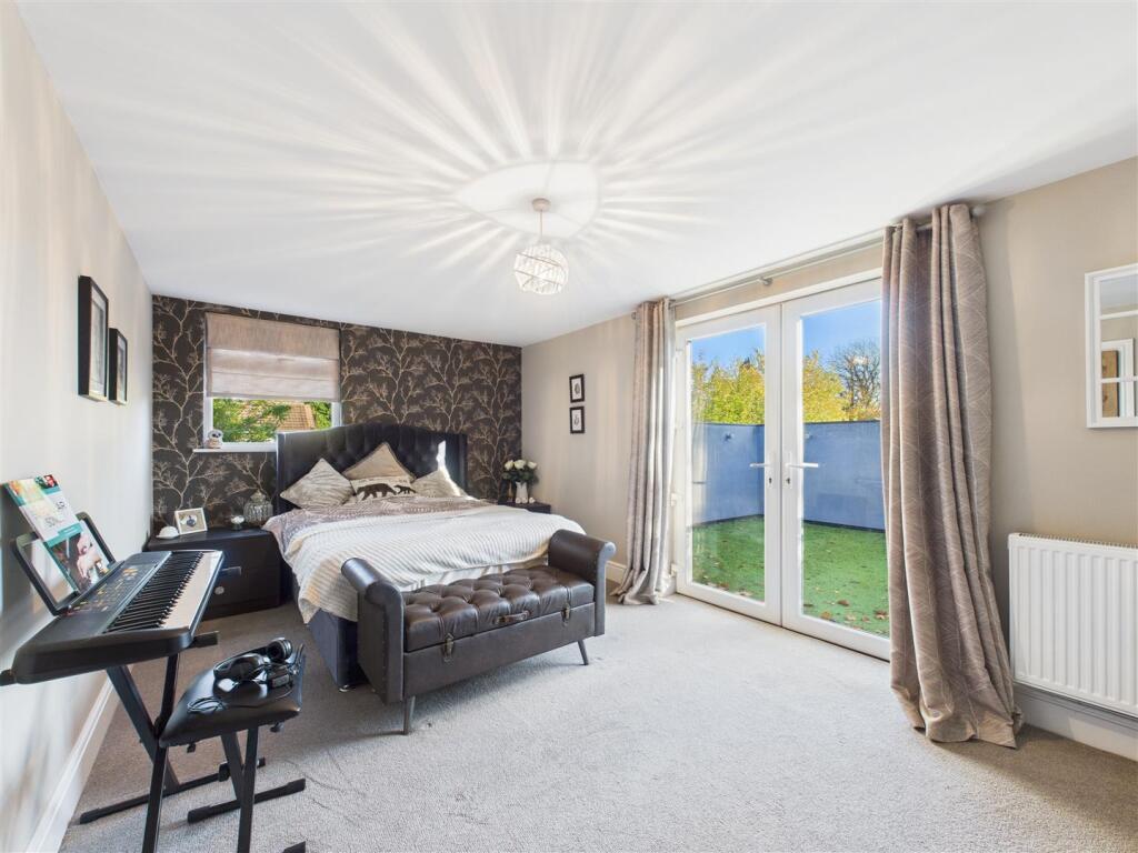 BEDROOM 2