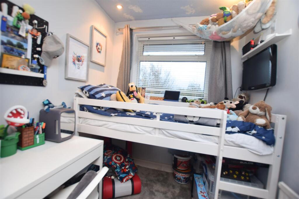 BEDROOM 3