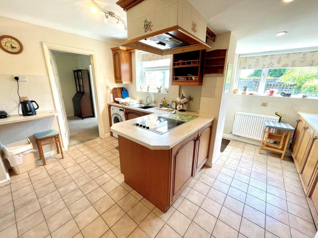 3b Fitzalan Road ...