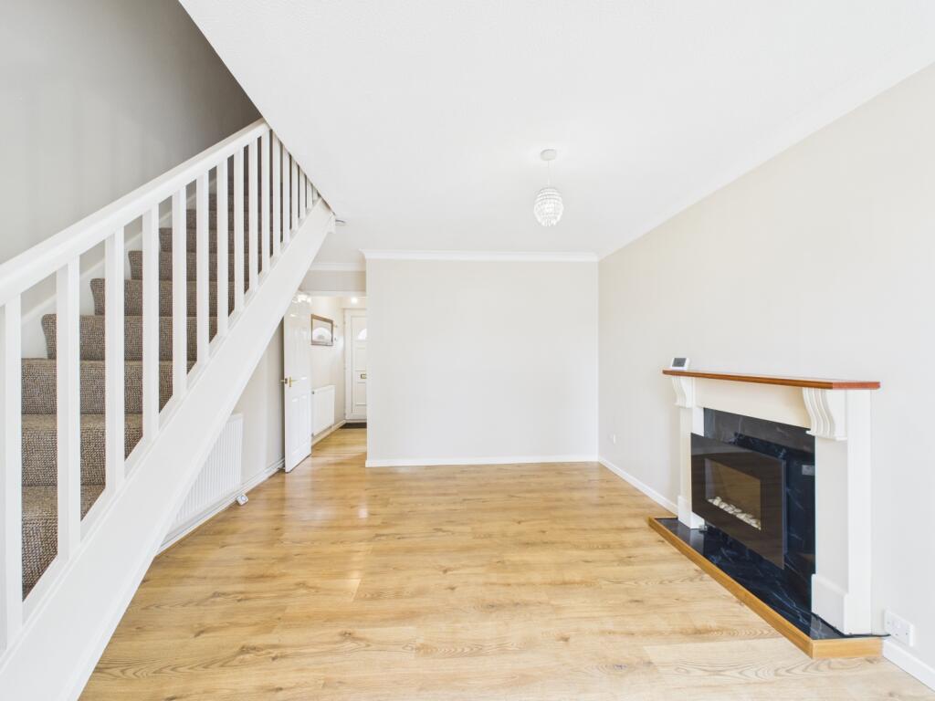 CAM02023G0-PR0165-STILL008