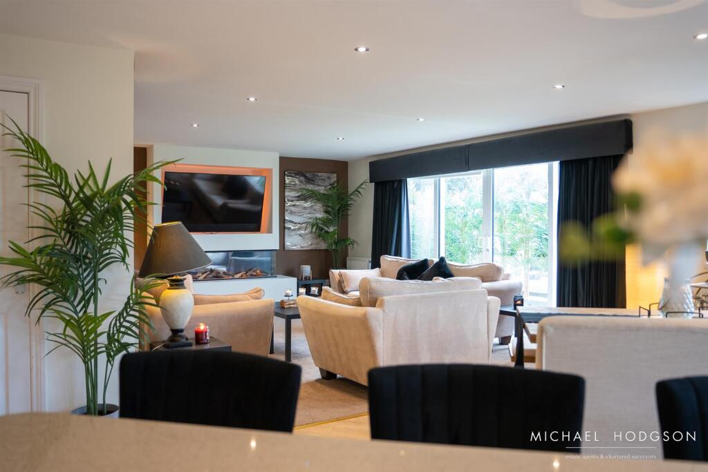 6, Normanby Court-26.jpg