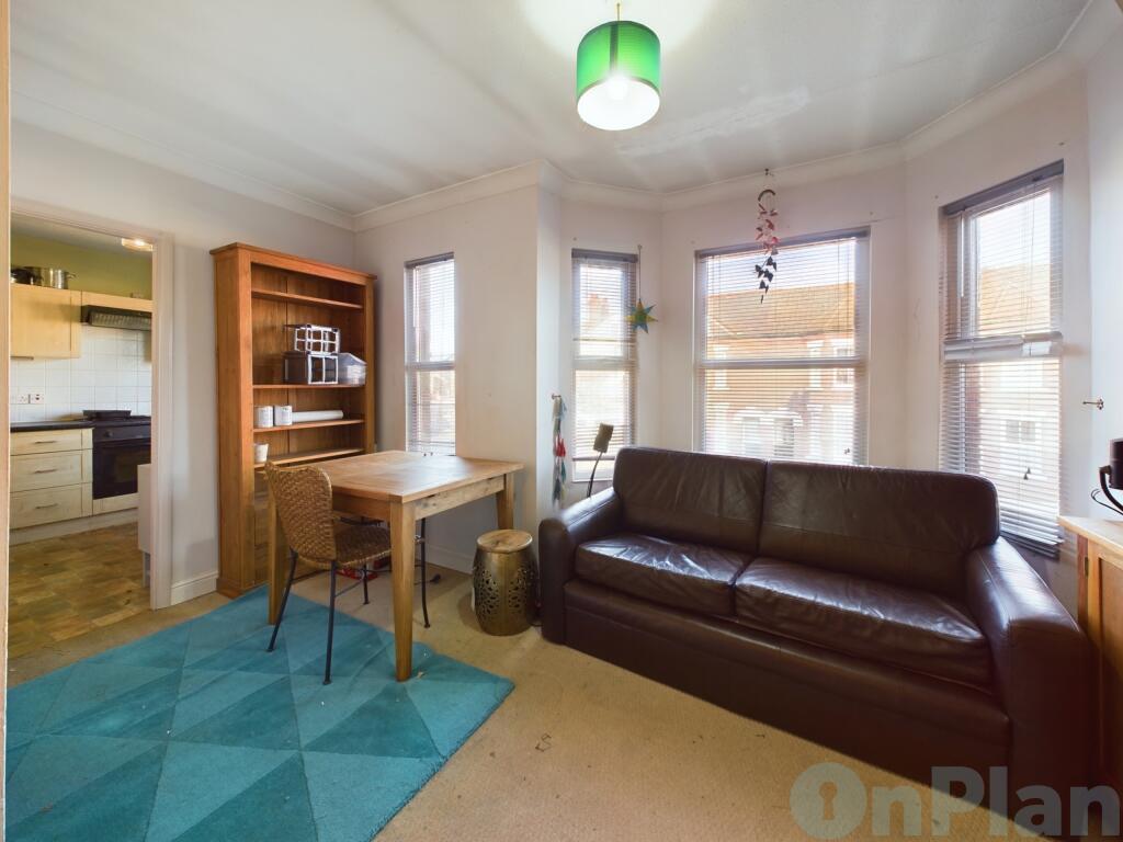 CAM04024G0-PR0016-STILL010