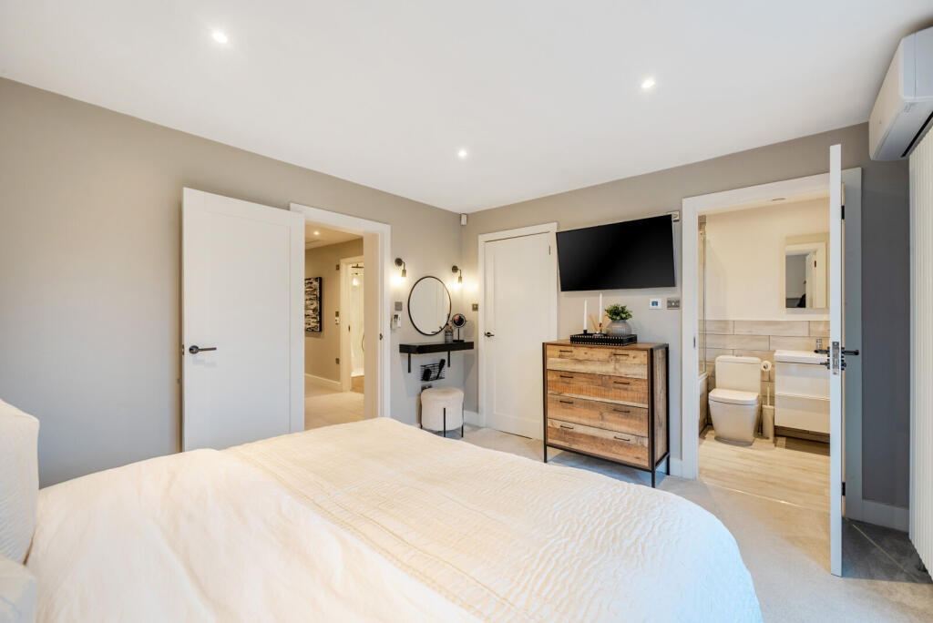 1383560-25-691f33...