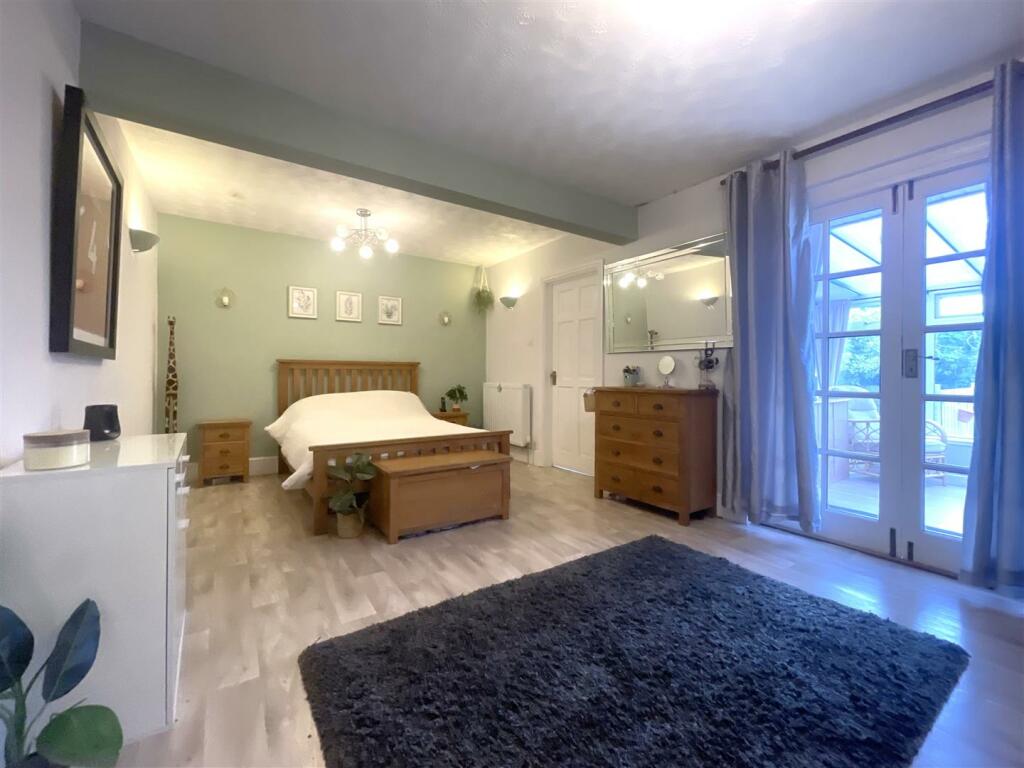 Bedroom 1 (1).jpg
