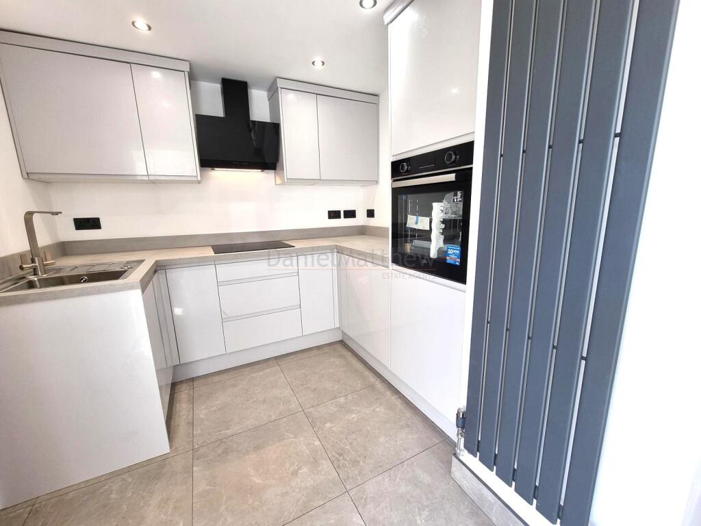 Kitchen/ Breakfast Room