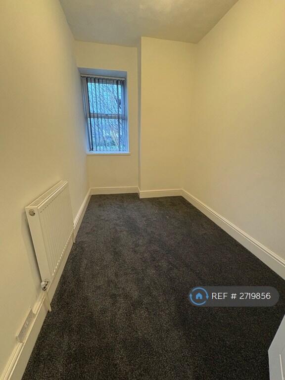 3 - Middle Bedroom