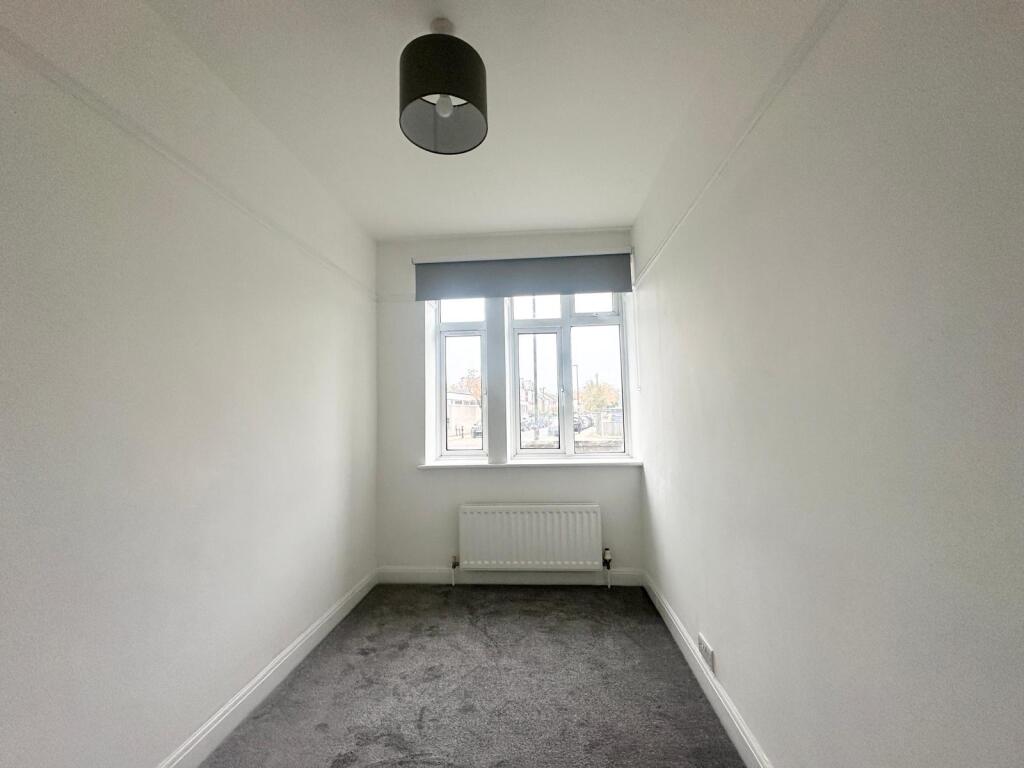 6 - BEDROOM 2.JPG