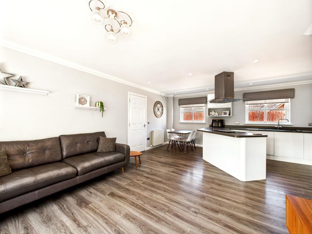 Kitchen/Living Area