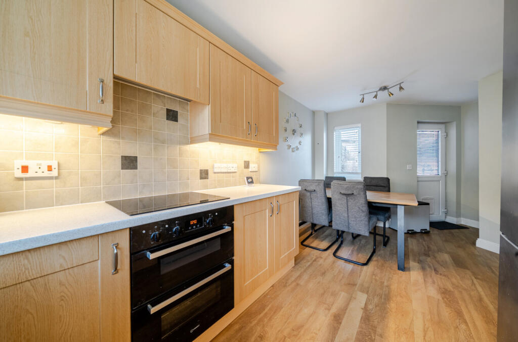 1395379-20-695e56...