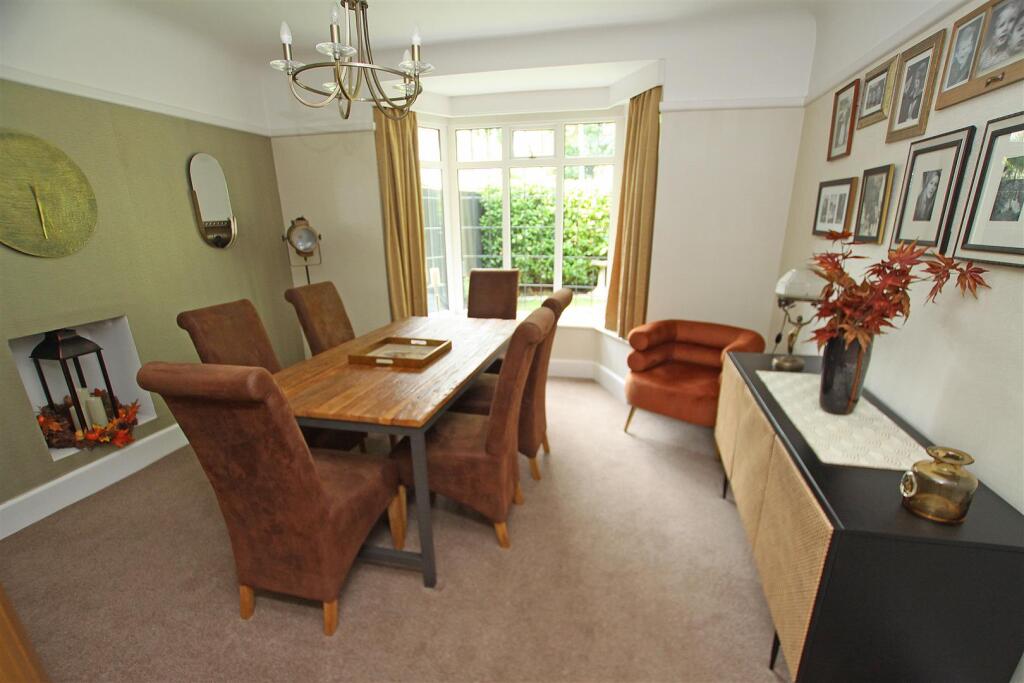 Dining room.jpg