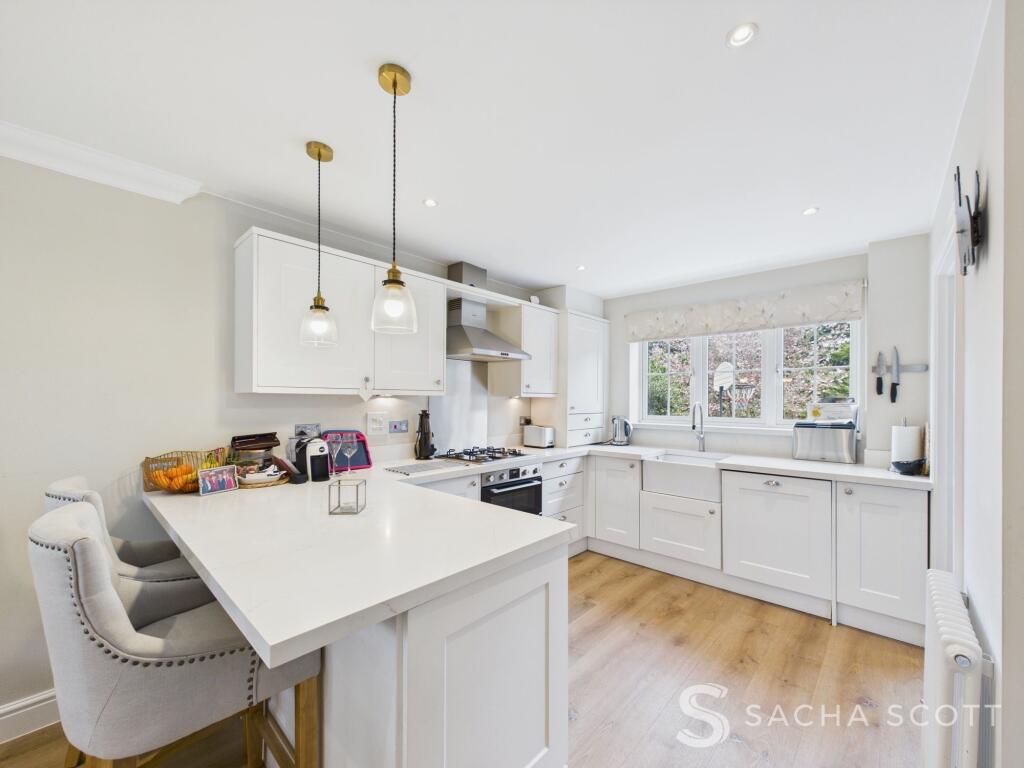 Kitchen / Breakfast Area