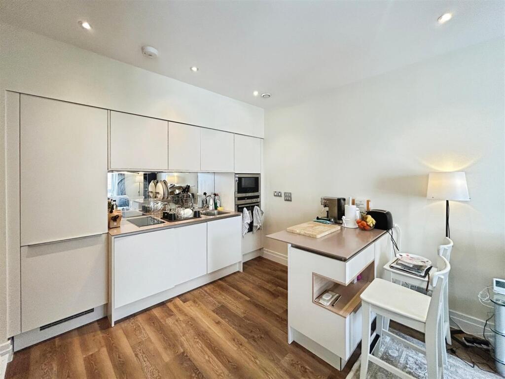 2ac159a6--4FBA-B25A-31D008BEEDCD-43314-0000277F42A