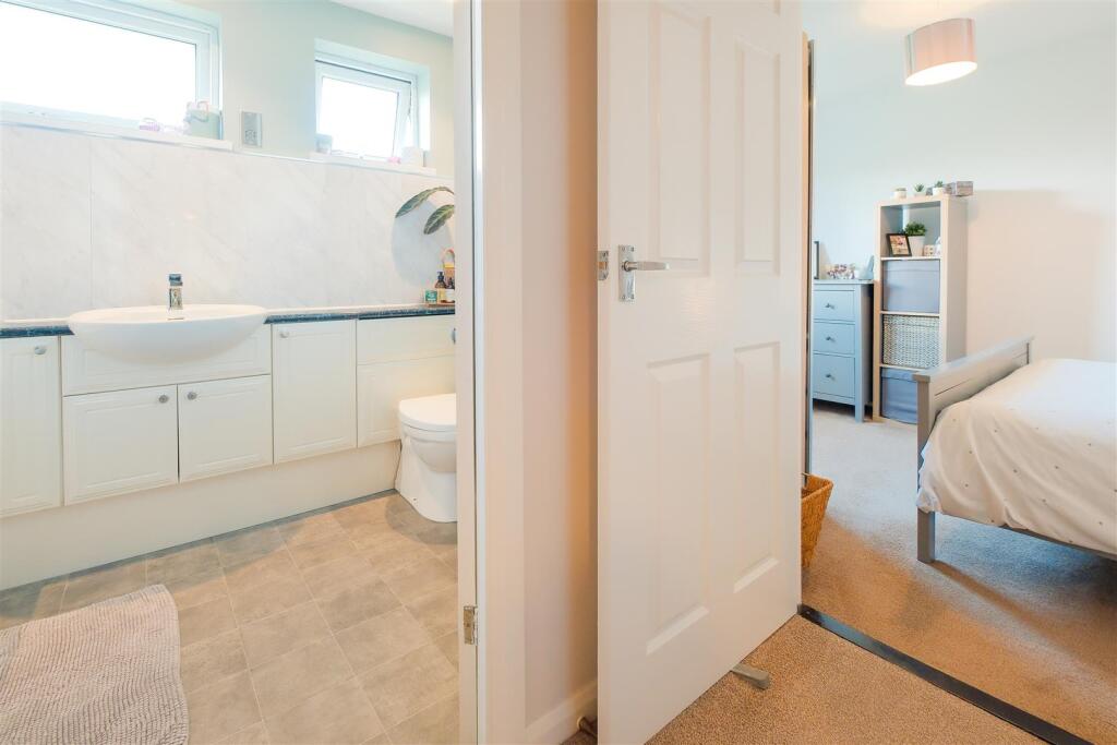 Hewitt Close 22.jpg