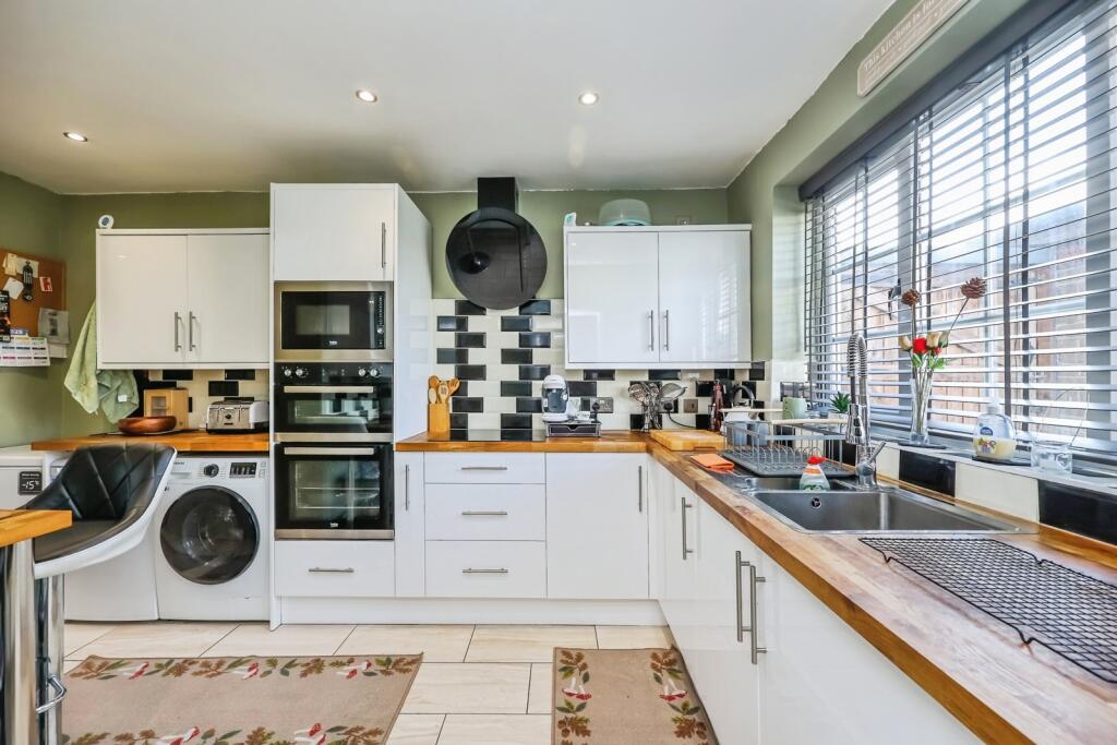 Fitted Kitchen