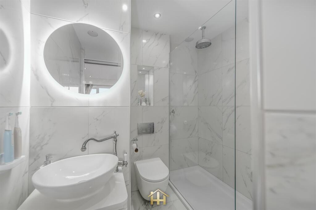 8 KETTINS TERR 191125 EDIT (32 of 46).jpg