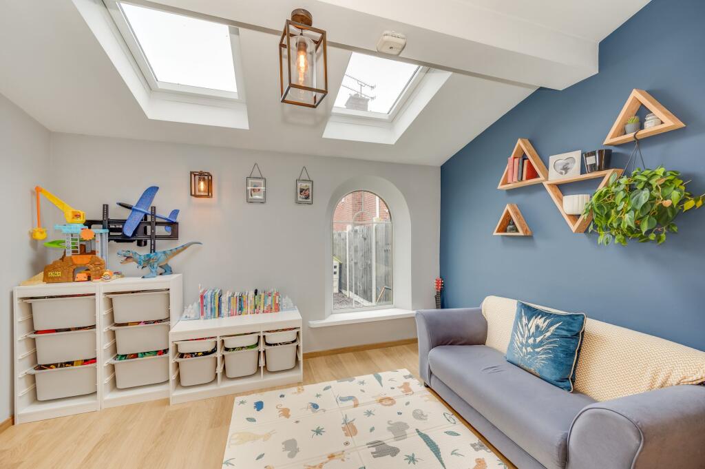 OPEN PLAN DINING ROOM AND SITTING ROOM