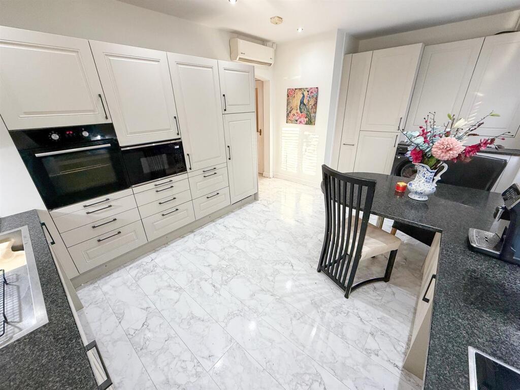 Open Plan Kitchen Diner