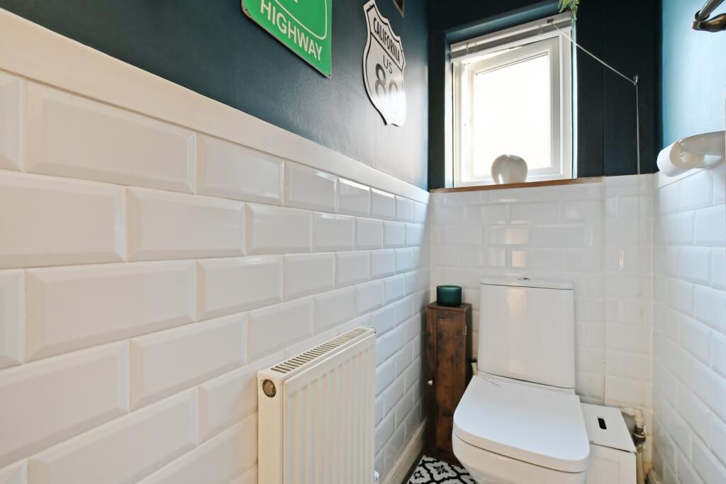 Boythorpe Crescent, Chesterfield, Derbyshire, S40