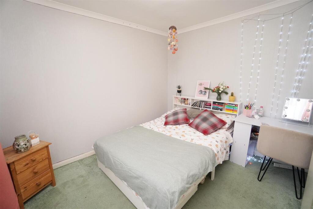 bedroom3.jpg