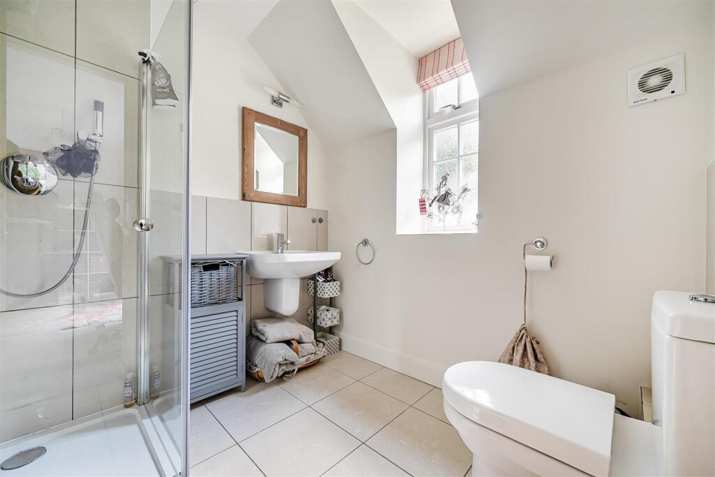 Hillgrove Bedroom 4 Ensuite.jpg