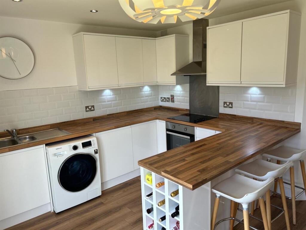 Fitted Dining Kitchen: