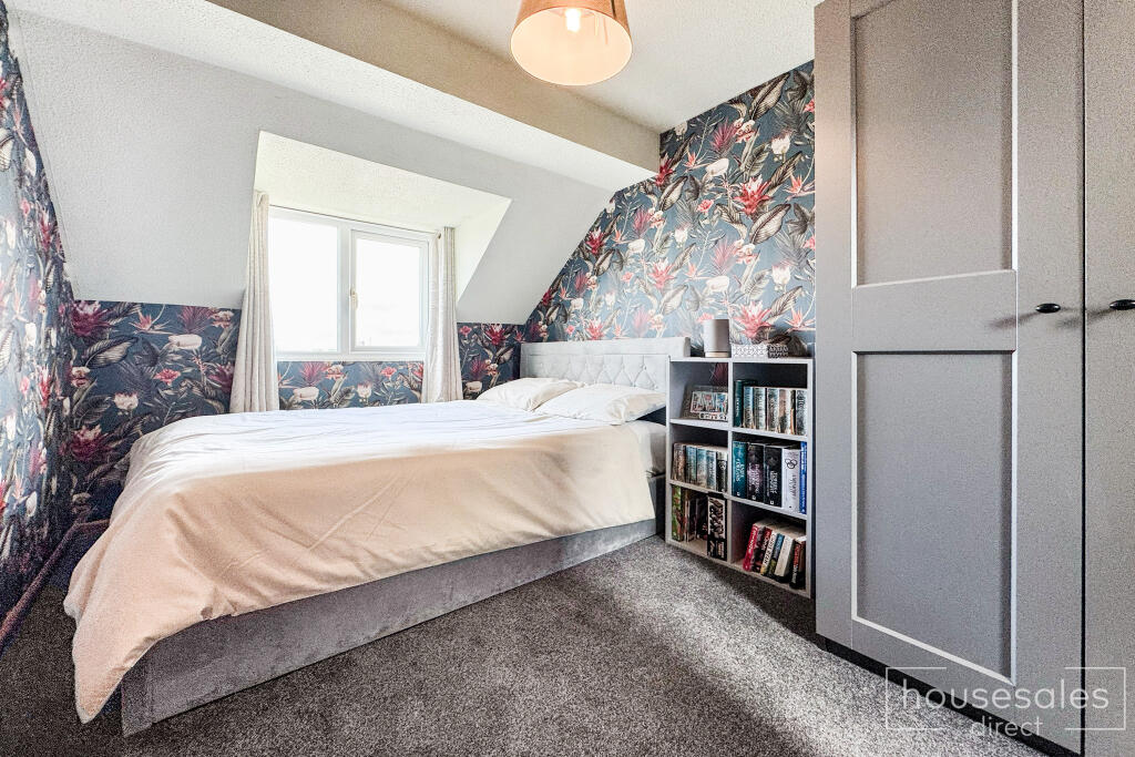 BEDROOM 2