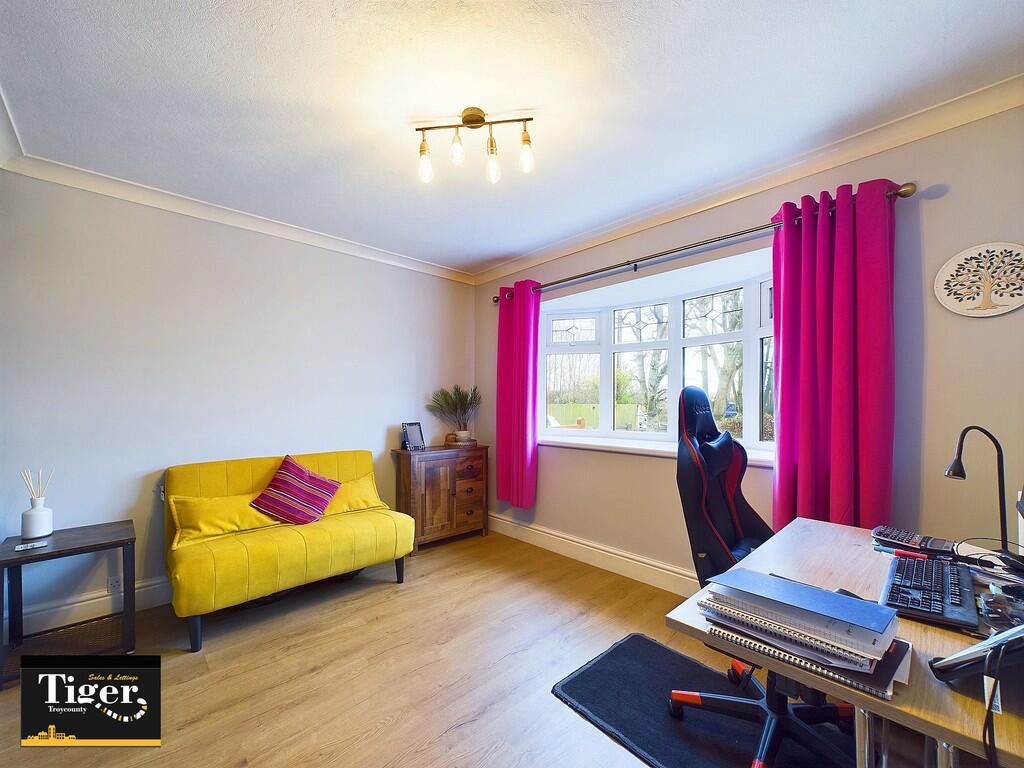 CAM02176G0-PR0427...