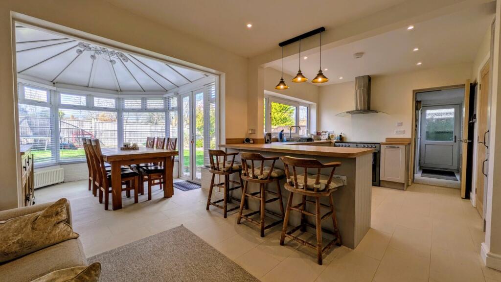 Kitchen / Diner