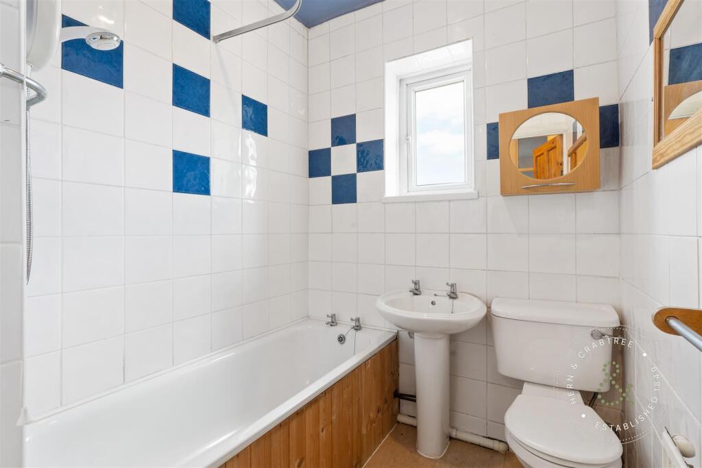 Gelligaer Gardens, Hern Crabtree (11).jpg