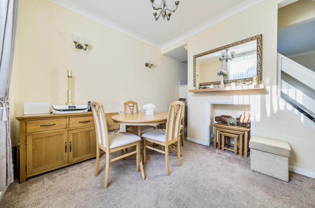 1348631-11-68d263...