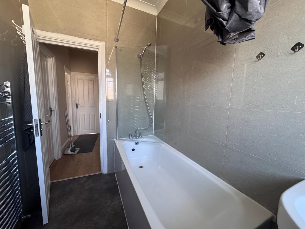 FF Bathroom E10 (1)