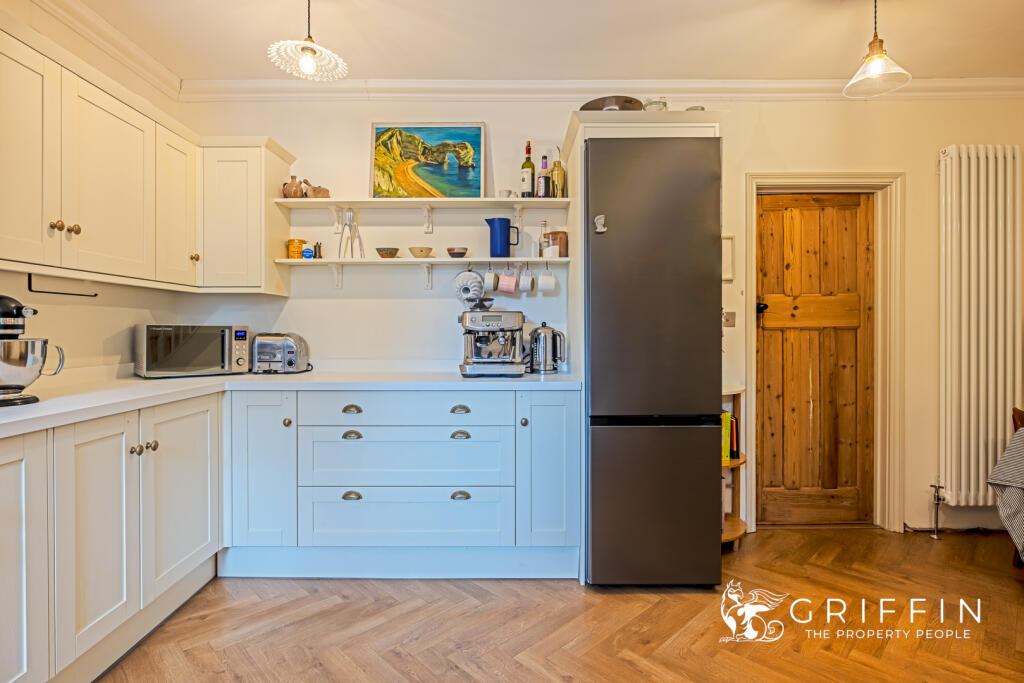 Kitchen &amp; Dining