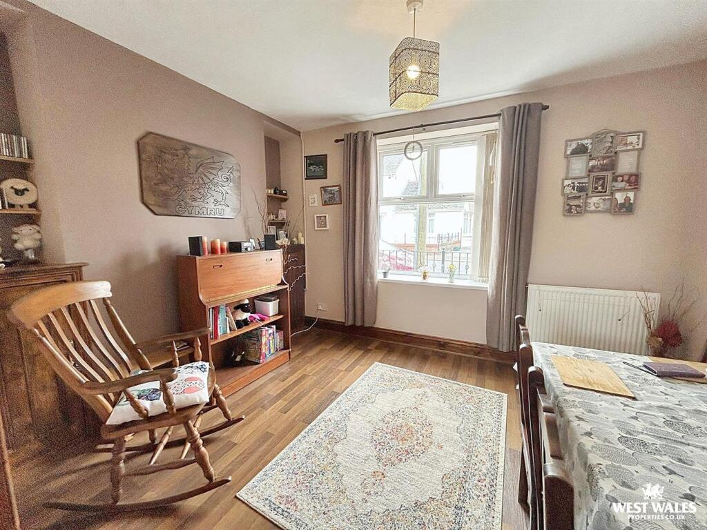 WhatsApp Image 2025-10-06 at 12.22.29.jpg