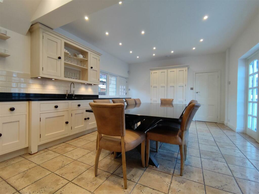 Breakfast Kitchen Aspect 3