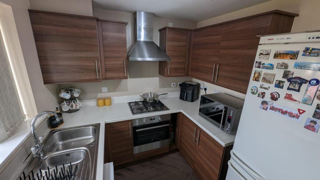 kitchen .jpg