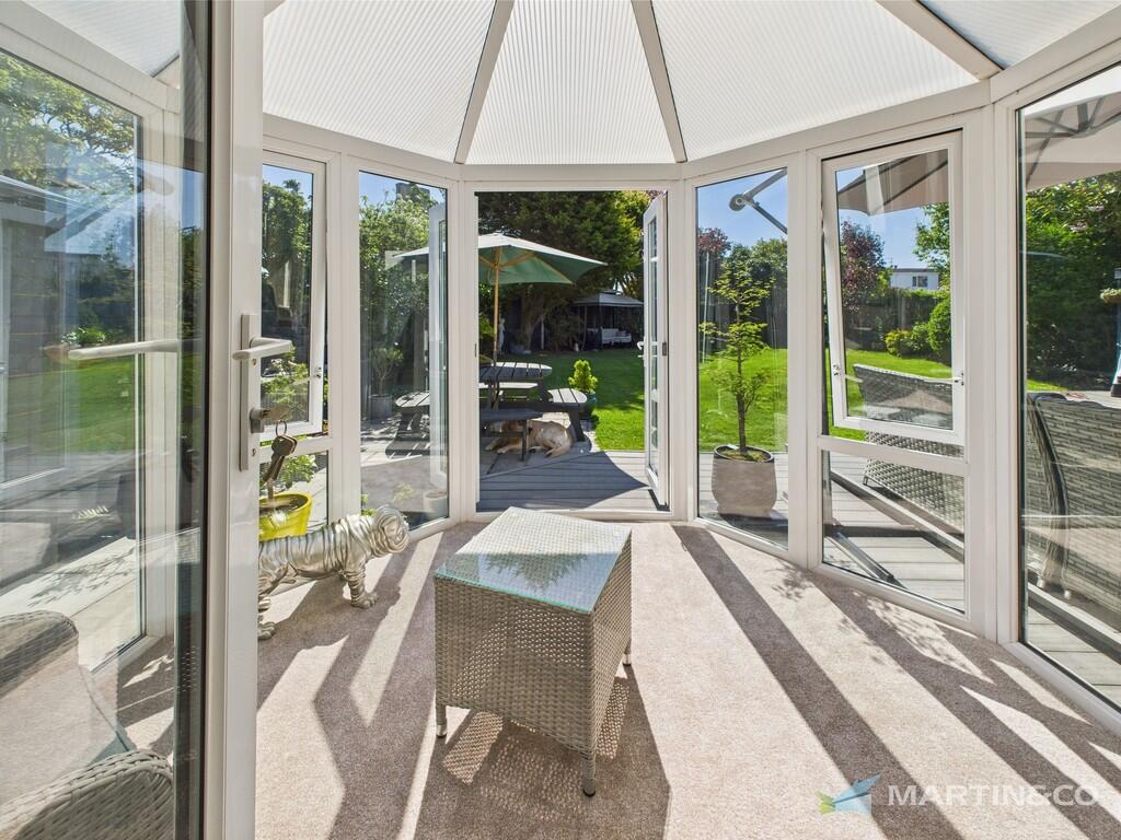 CAM02318G0-PR0438...