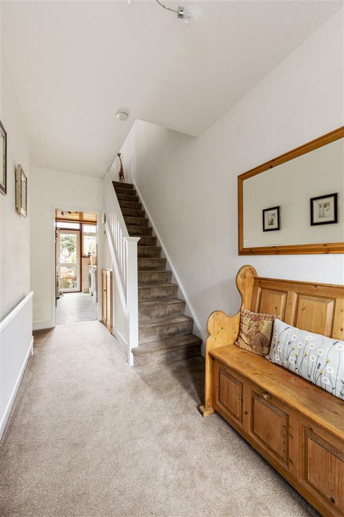 Larkshall Road E4