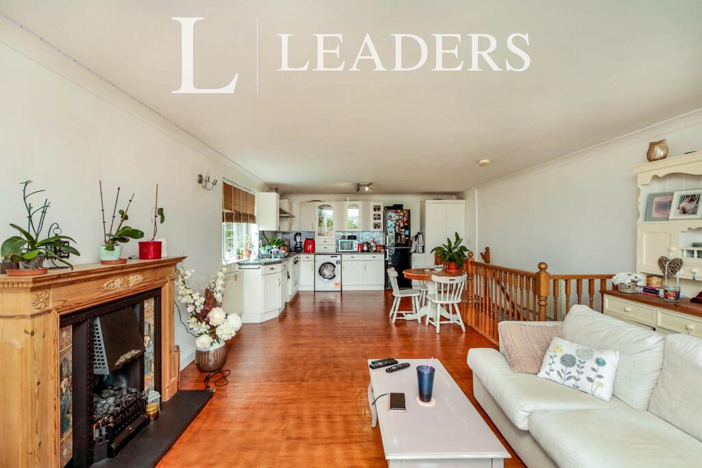Open plan kitchen/living room