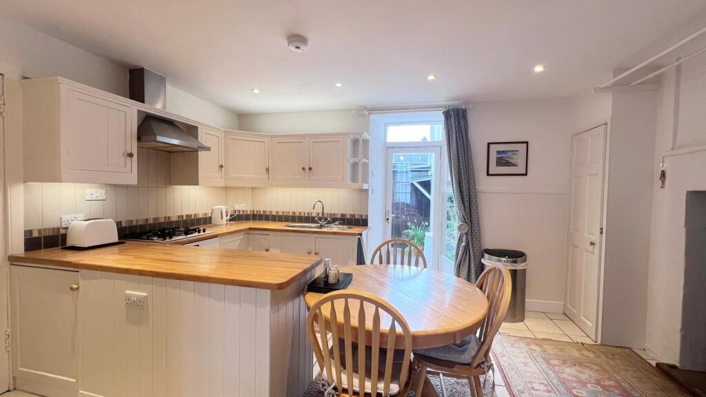 47 Castle Street, Kirkcudbright - Williamson and H