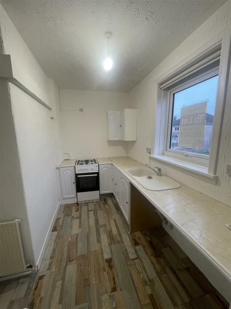 Kitchen 2.jpg