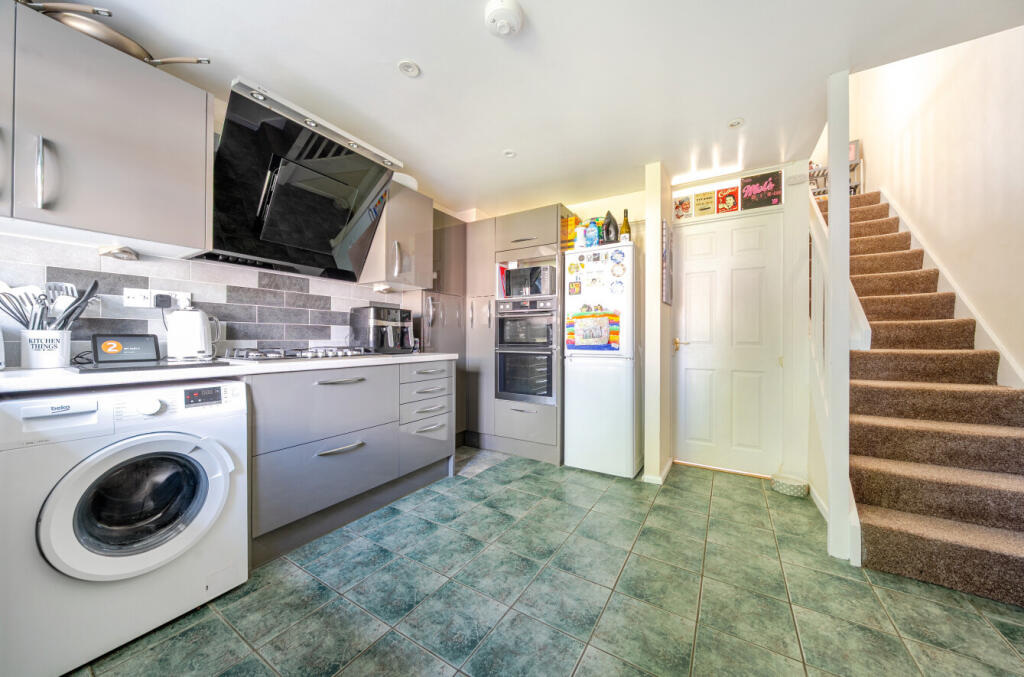 25-681b2ab502a02-...