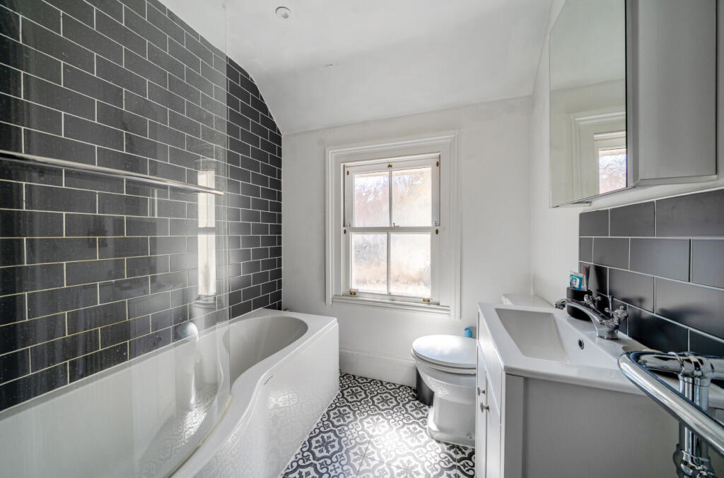 1317296-8-687a353...